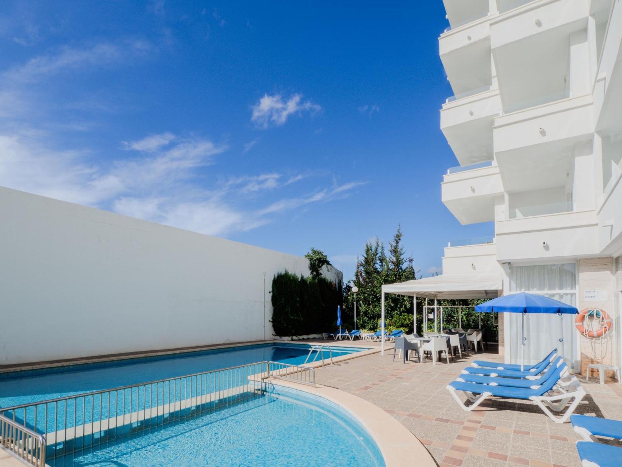 Apartamentos La Santa Maria Cala Millor  Exterior foto
