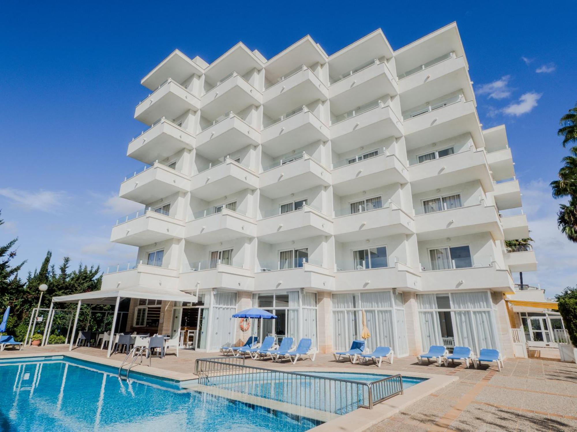 Apartamentos La Santa Maria Cala Millor  Exterior foto